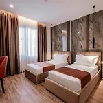 Aks Hotel