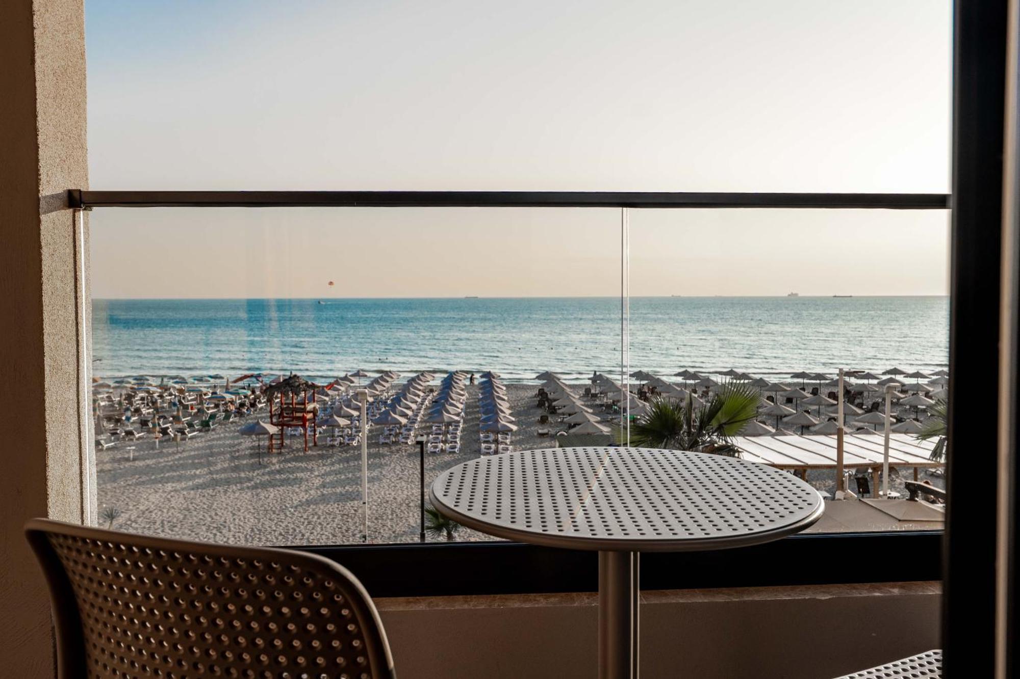Aks Hotel 4*