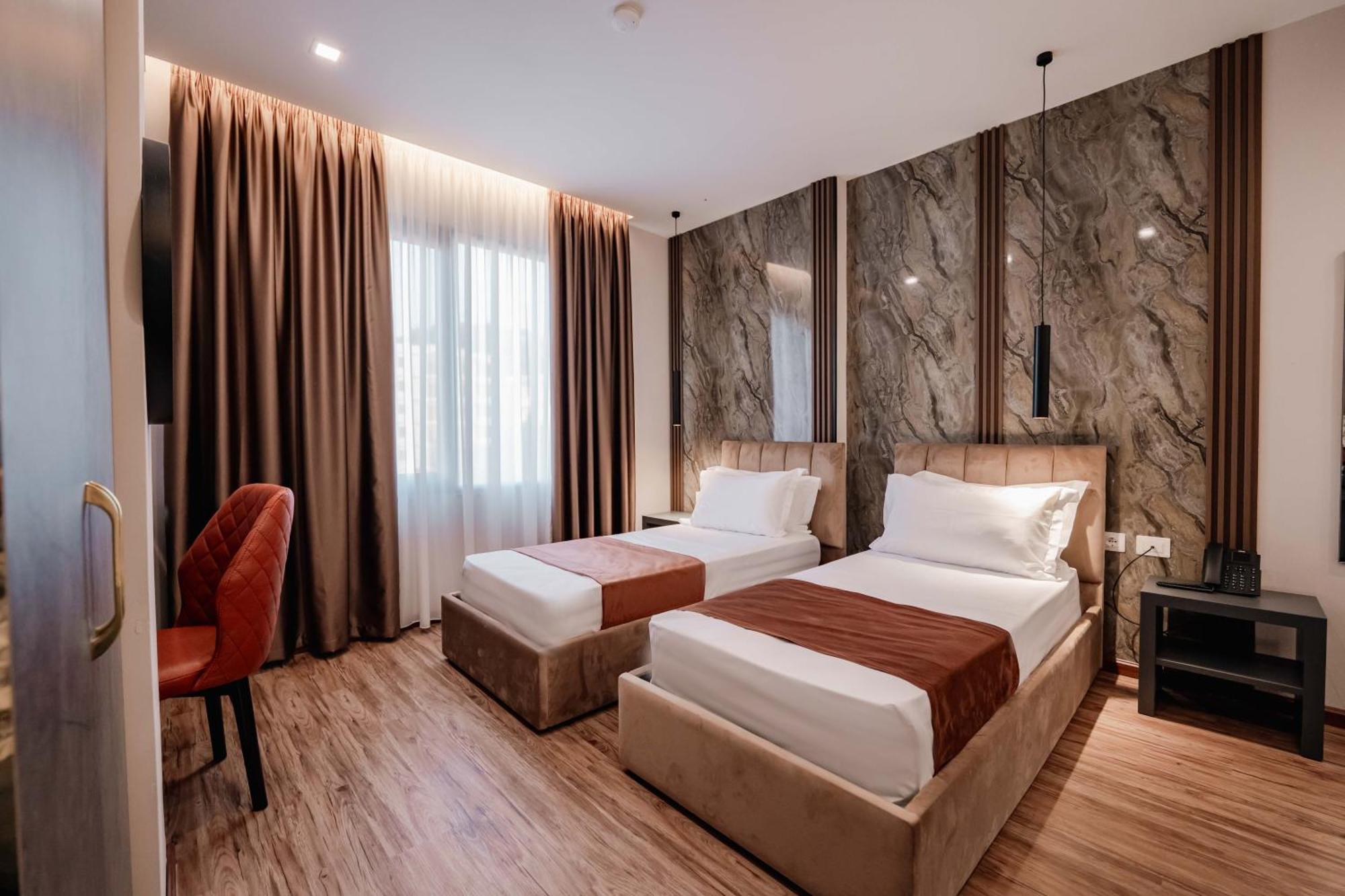 Aks Hotell