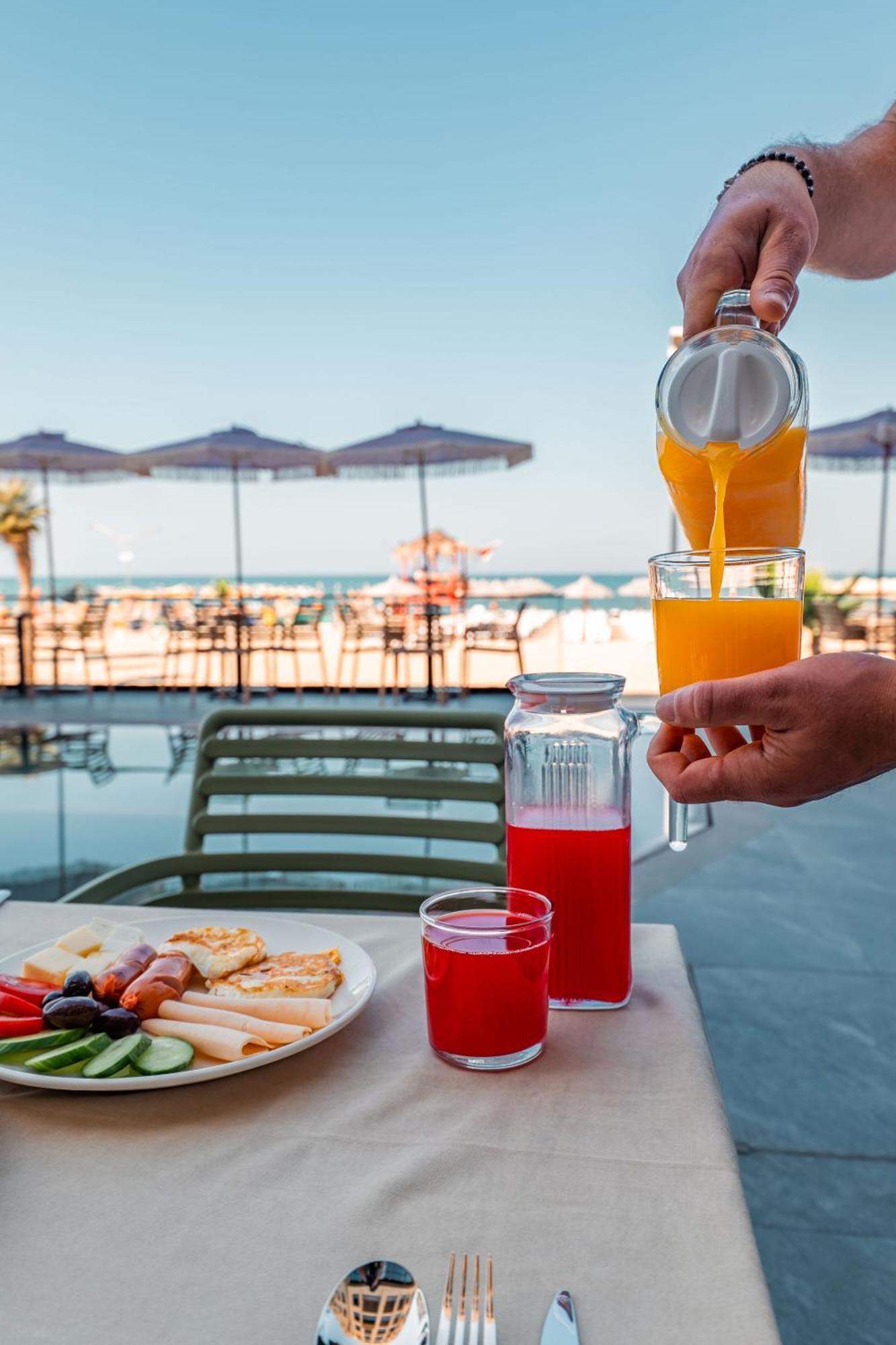 Aks Hotell Durrës