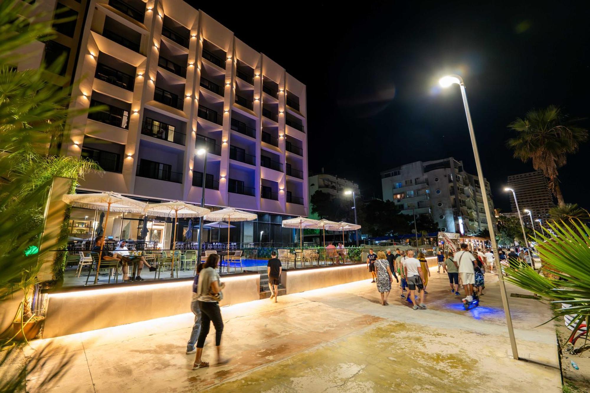 Aks Hotell Durrës